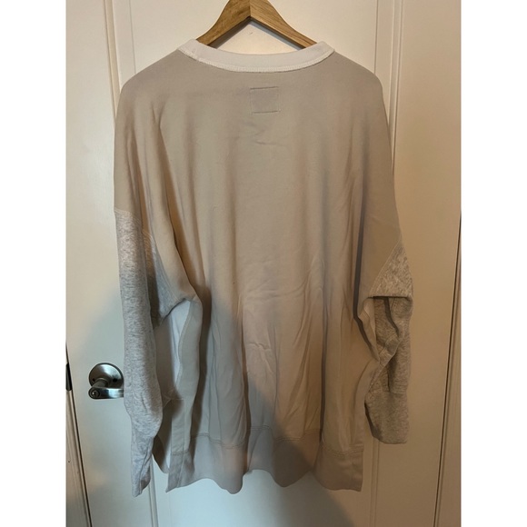 ABERCROMBIE AND FITCH SOFT SWEATER - Picture 3 of 3